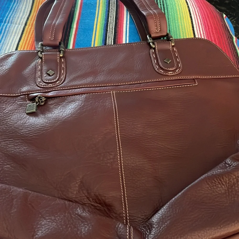Messager Handbag. - Picture 2 of 6